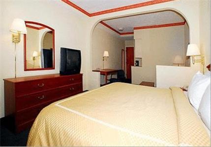 Anderson Hotel | Comfort Suites Anderson-Clemson