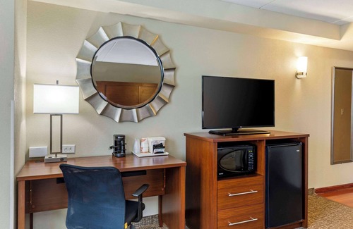 Glen Allen Hotel | Comfort Suites At Virginia Center Commons