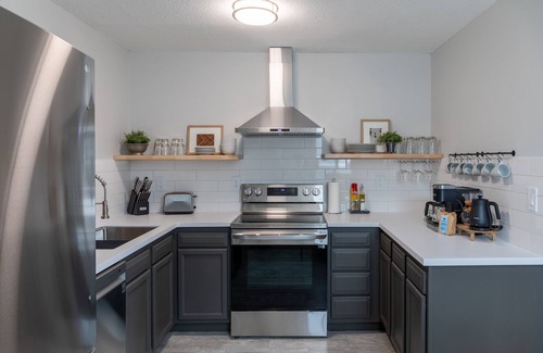 Roosevelt House | Comfortable 4 bedroom - 1 block from NDSU & minutes to Downtown Fargo!