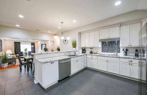 Garden Oaks House | Comfortable 4 bedroom Home fully fence backyard, Pet Friendly