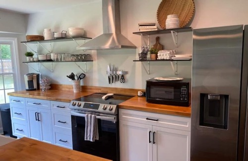 North Charleston House | Comfortable and elegant 3 bedroom home with King Bed master suite.