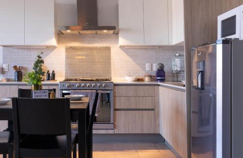 Americana Apartment | Comfortable and modern in the Amerciana neighborhood Mariachiloft