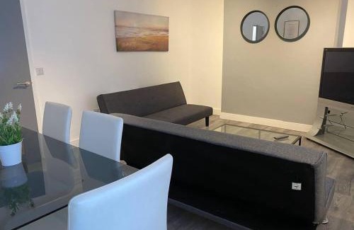 Bridgend Apartment | Comfortable and Modern 2-Bedroom Flat in Bridgend