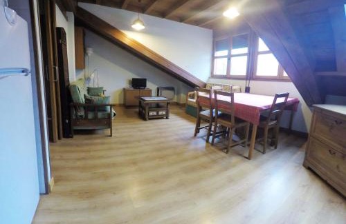Parres Municipality Apartment | Comfortable Apartment in Llanes with Mountain View, 45 m²