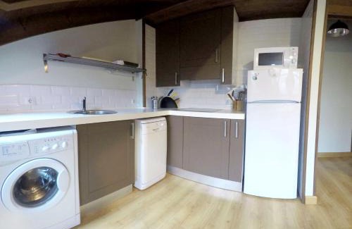 Parres Municipality Apartment | Comfortable Apartment in Llanes with Mountain View, 45 m²