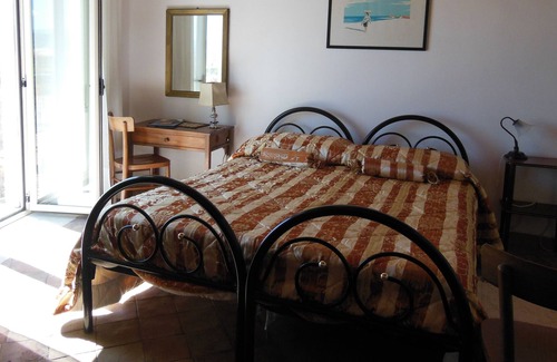 Gerace Bed & Breakfast | Comfortable B & B in Gerace, (see beautiful villages in Italy). Rooms at Casa Ferrari