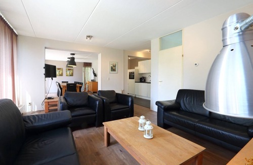 Vlagtwedde House | Comfortable bungalow for a group