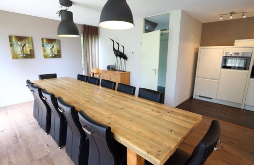 Vlagtwedde House | Comfortable bungalow for a group