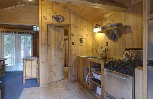 Silver Gate Cabin | Comfortable Cabin next to Yellowstone National Park