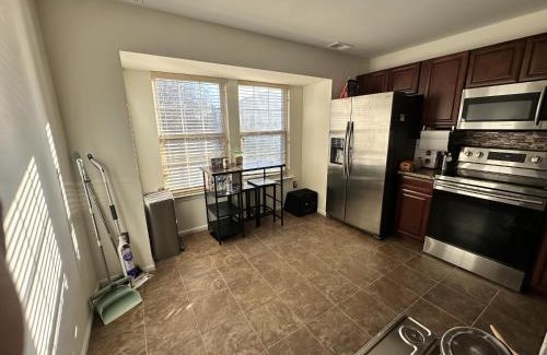 Suitland House | Comfortable, Convenient Room near DC