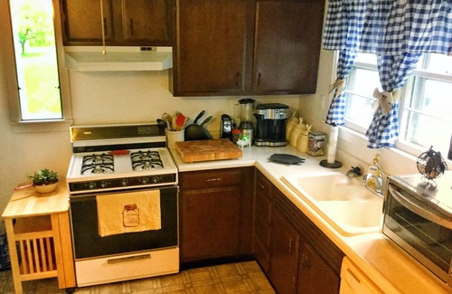 Chariton House | Comfortable family-friendly 3 bedroom house in south central Iowa