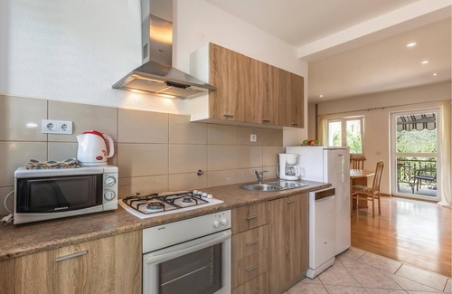 Rastovac Apartment | Comfortable, functionally furnished apartment in the Dalmatian hinterland.