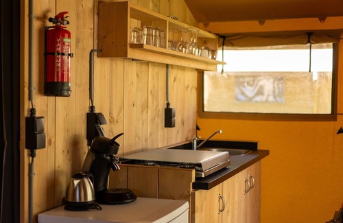 Borger House | Comfortable Glamping Stay