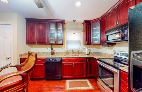 Bennsville House | Comfortable home outside of DC with private pool, balcony, washer/dryer, & AC