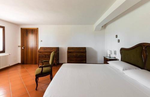 Farra di Soligo Apartment | Comfortable house - garden and parking