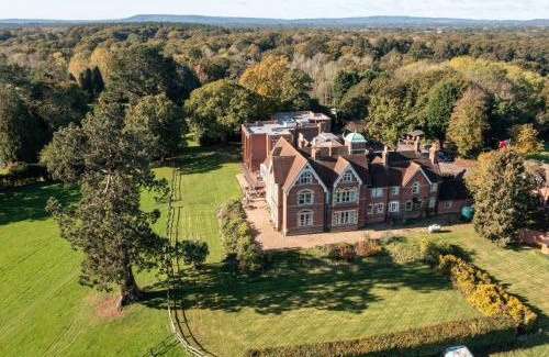 Cranleigh House | Comfortable Spacious Double Ensuite Room