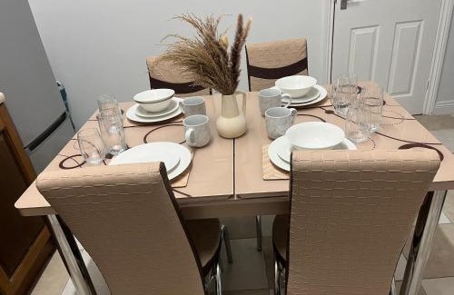 Ashton-under-Lyne House | Comfortable, spacious 2 Bedroom house close to Etihad Stadium