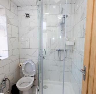 Shirley House | Comfortable stay in Shirley, Solihull - Room-2