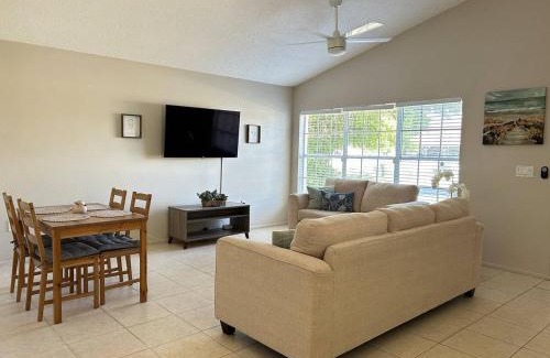 Park East House | Comfortable Stay Near Golf Attractions Rm3 shared home