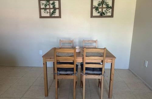 Park East House | Comfortable Stay Near Golf Attractions Rm3 shared home