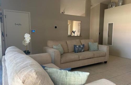 Park East House | Comfortable Stay Near Golf Attractions Rm3 shared home