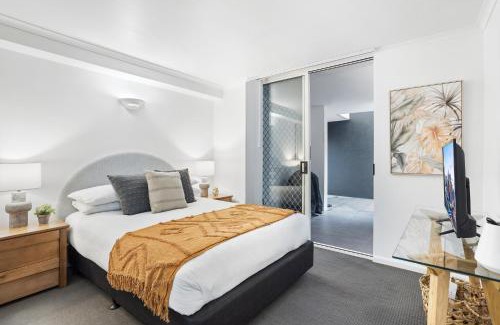 Spring Hill Apartment | Comfy 2-Bed with Pool and Secure Parking