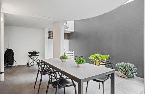 Spring Hill Apartment | Comfy 2-Bed with Pool and Secure Parking