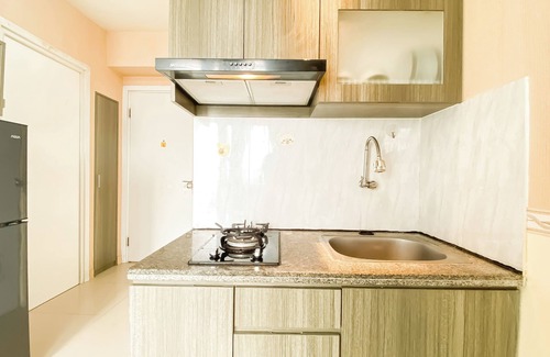 Rawasari Apartment | Comfy 2Br Near Mall At Green Pramuka City Apartment