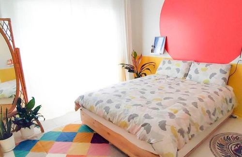 Ridleyton House | Comfy, Artsy & Dog-Friendly Home in Great Location