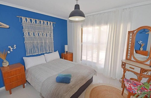 Ridleyton House | Comfy, Artsy & Dog-Friendly Home in Great Location