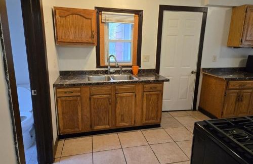 Cleveland Apartment | Comfy, Cozy 2BR Getaway