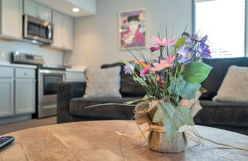 New Orleans Hotel | Comfy New Build Near FQ/Frenchman+Parking