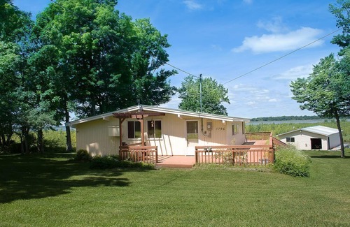 Dundee Cottage | Comfy St Lawrence getaway for Fisher or birdwatcher or for a family vacation