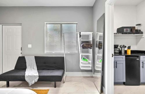 Allapattah Apartment | Comfy Studio W Beautiful Space!