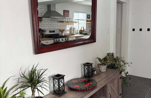 Verona House | Comfy three bedroom home near Pitt, CMU and downtown PGH attractions