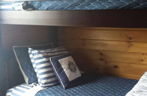 Eastport House | Commanding ocean views from this 3-bedroom house in brilliant Eastport with AC!