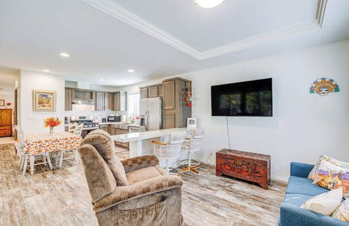 Apple Hill Cottage | Community Pool & On-Site Farm: Placerville Cottage