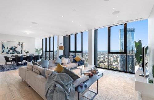 Melbourne Central Business District Apartment | Complete Host Abode318 Apartments