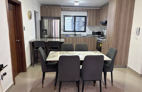 Santiago de los Caballeros Apartment | Con piscina y cama king