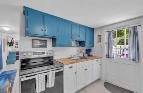 Bradenton Beach Apartment | Conch Cottage home