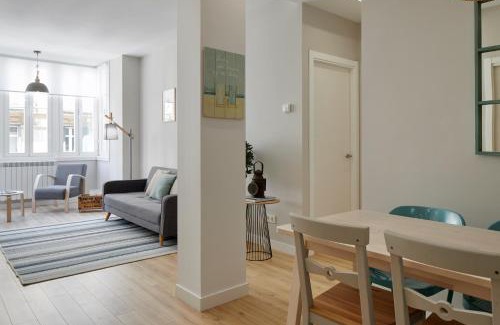 San Sebastian Centro Apartment | CONCHA SUITE Brand NEW & Style