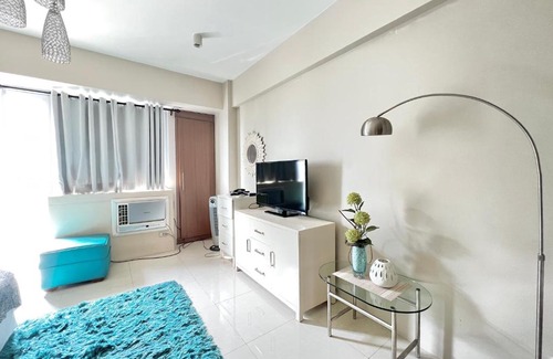 Pasay Apartment | Condo Across Manila Airport near Resorts World with WIFI