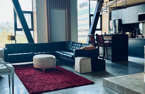Avenida Revolucion Apartment | Condo Magico en Revolucion TJ