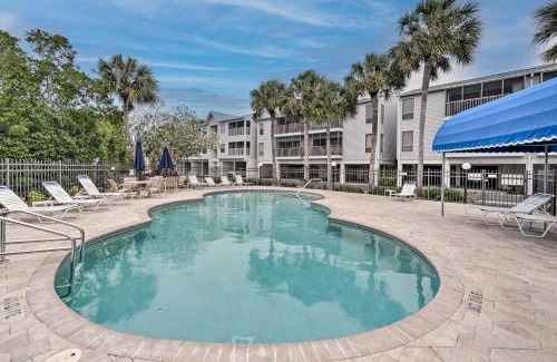 Holmes Beach Apartment | Condo with Pool and Gulf Access on Anna Maria Island!