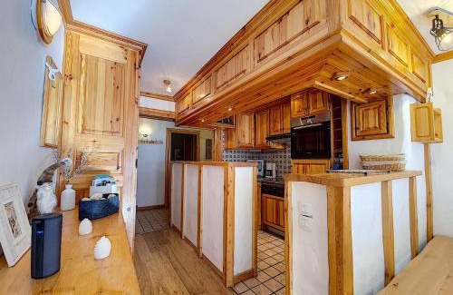 Val-d'Isere Apartment | Confortable 2 pièces au centre, 6 pers. avec balcon - FR-1-518-84