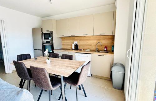 Vias Apartment | Confortable Appartement 211 direct access to sea 3min, 2 parking free