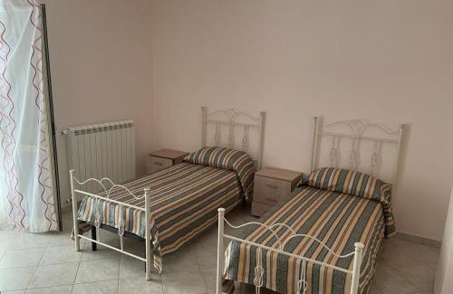 Falerna Apartment | Confortevole e Luminoso Appartamento 100mq a Falerna con Vista sul Paese e sul Promontorio con Free WiFi Free Parking e Smart TV
