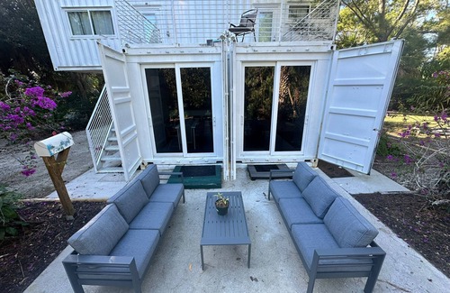 Jupiter Cottage | Connect with Nature at Headwaters Retreat in Jupiter Farms