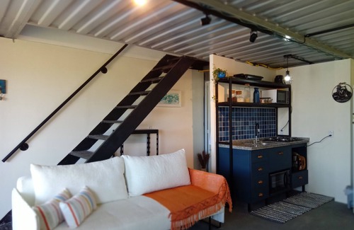 Dom Pedro de Alcantara Cottage | Container house, cozy, practical and romantic. Accepts pets up to 10kg