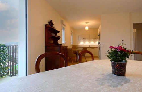 Epernon Apartment | Contemporary Apartment in Epernon with Rooftop, Close to Train Station